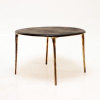 <a href="https://www.galeriegosserez.com/artistes/loellmann-valentin.html">Valentin Loellmann </a> - Brass - Table ronde